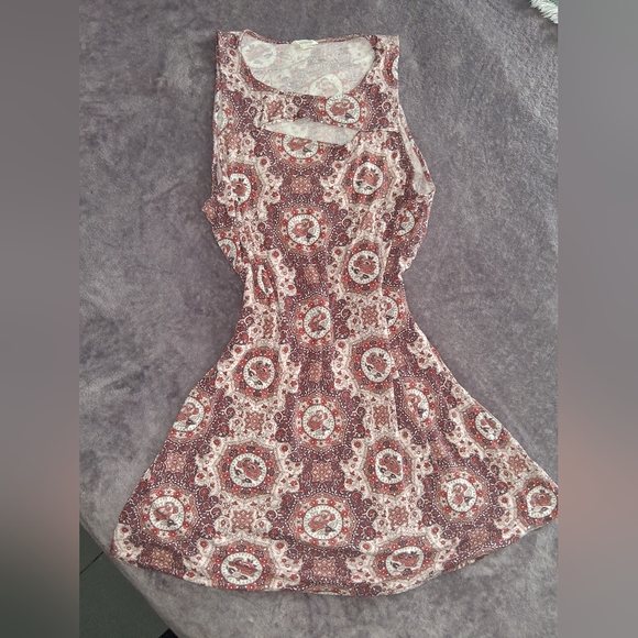 Aeropostale Burgundy Paisley Cutout Neckline Casual Boho Mini Dress - Picture 3 of 8